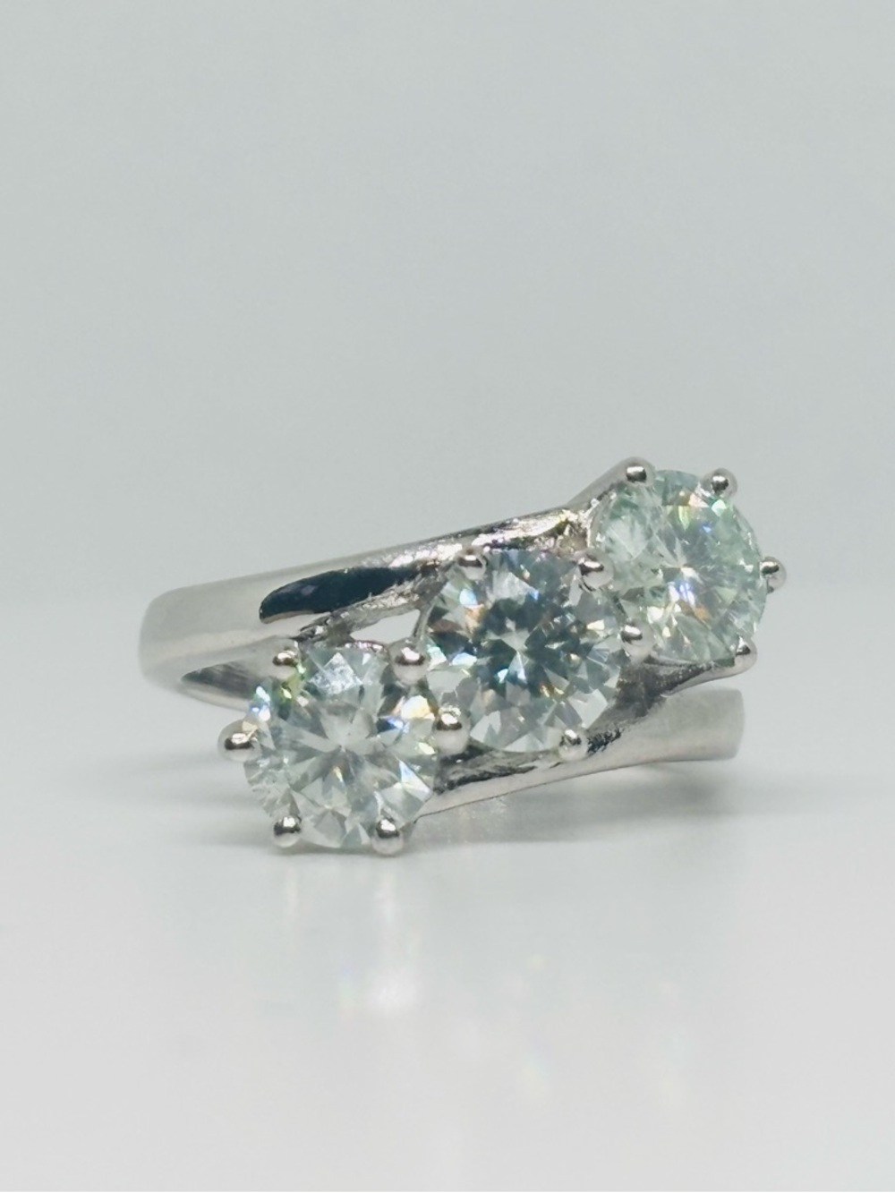 3ct MOISSANITE Ring size 7